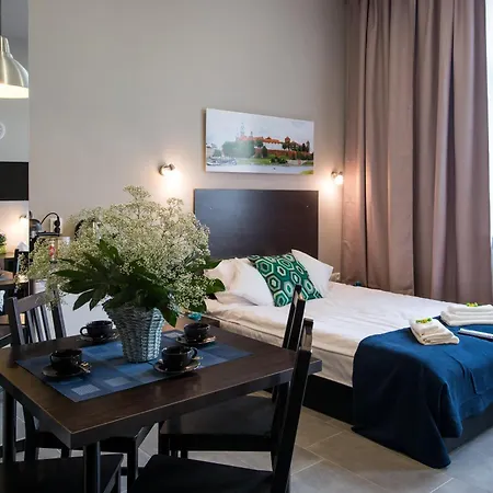 Apartahotel Happy Tower 3*