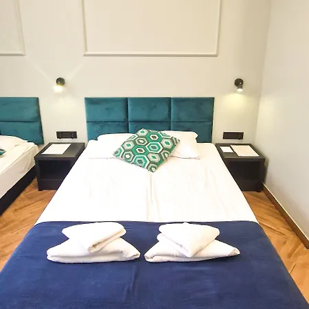 Apartahotel Happy Tower 3*