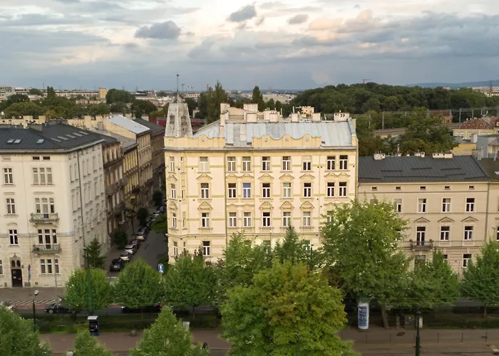 Hotel apartamentowy Happy Tower