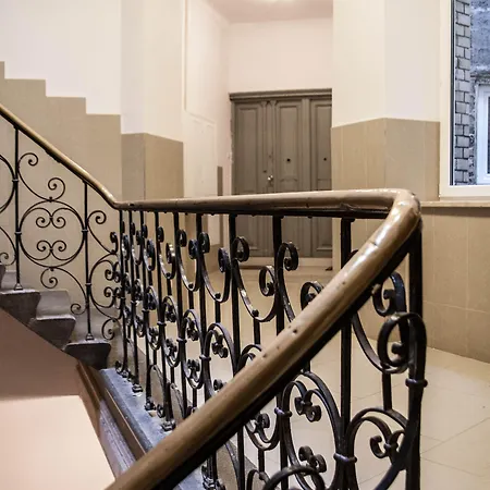 Happy Tower 아파트호텔 3*